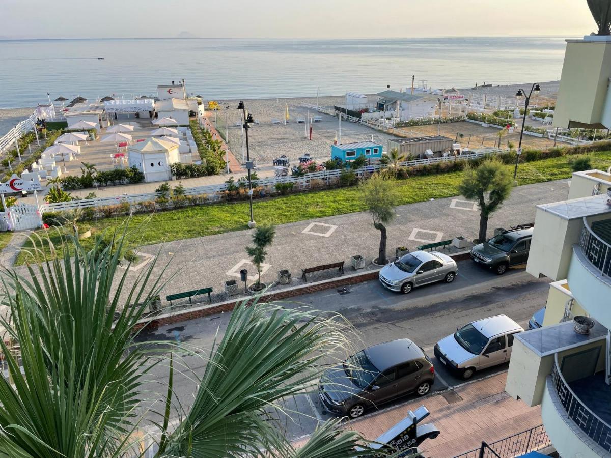 La Baia Di Ulisse Vila Venetico Exterior foto