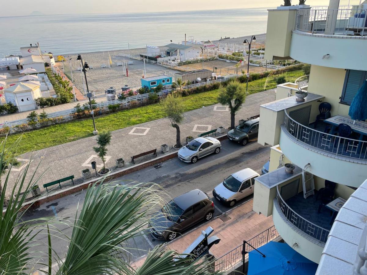 La Baia Di Ulisse Vila Venetico Exterior foto